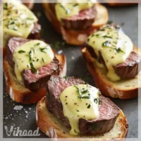 Gegrillte Rinderfilet-Crostini mit Béarnaise-Sauce genießen