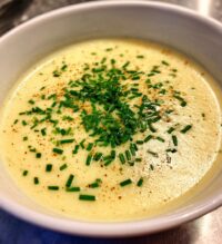 kartoffelsuppe mit creme fraiche