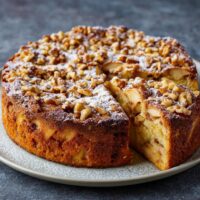 Apfelkuchen mit Walnüssen