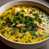 Hähnchen-Curry-Lauch-Suppe mit Kokosmilch