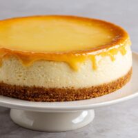Käsekuchen mit Sauerrahm und Pudding