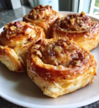 pecan cream cheese rolls