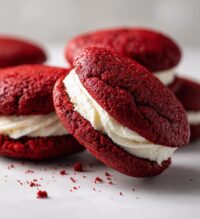 red velvet whoopie pies