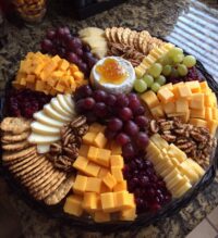 thanksgiving cheese and cracker tray
