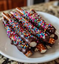 chocolate covered pretzels christmas