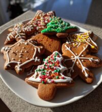 gingerbread cookies decorated