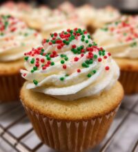 simple christmas cupcakes