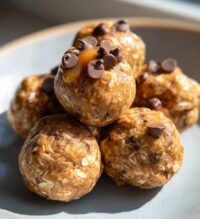 oatmeal peanut butter protein balls