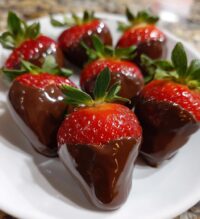 chocolate strawberries valentines day